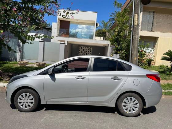 HYUNDAI HB20S 1.6 COMFORT PLUS 16V FLEX 4P MANUAL